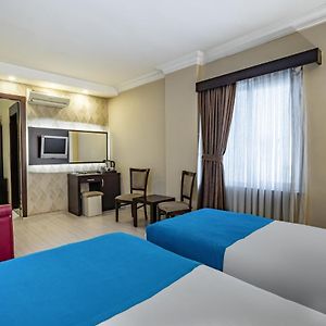 Üç Kişilik Oda